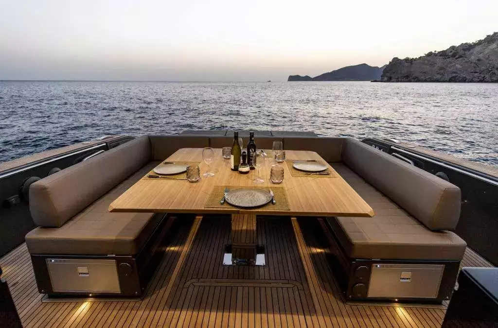 Mini Maju by Pardo - Special Offer for a private Motor Yacht Charter in Cap DAil with a crew