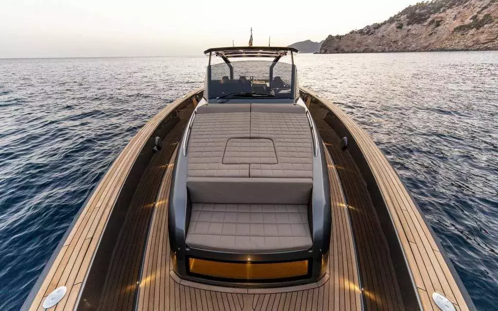 Mini Maju by Pardo - Special Offer for a private Motor Yacht Charter in St-Jean-Cap-Ferrat with a crew