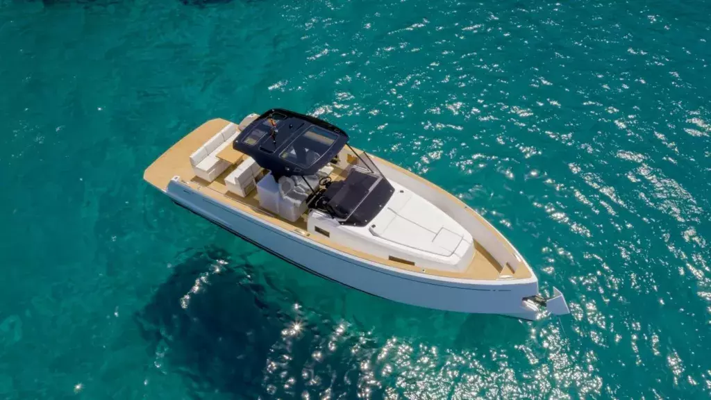 Paloma by Pardo - Special Offer for a private Motor Yacht Charter in Corsica with a crew