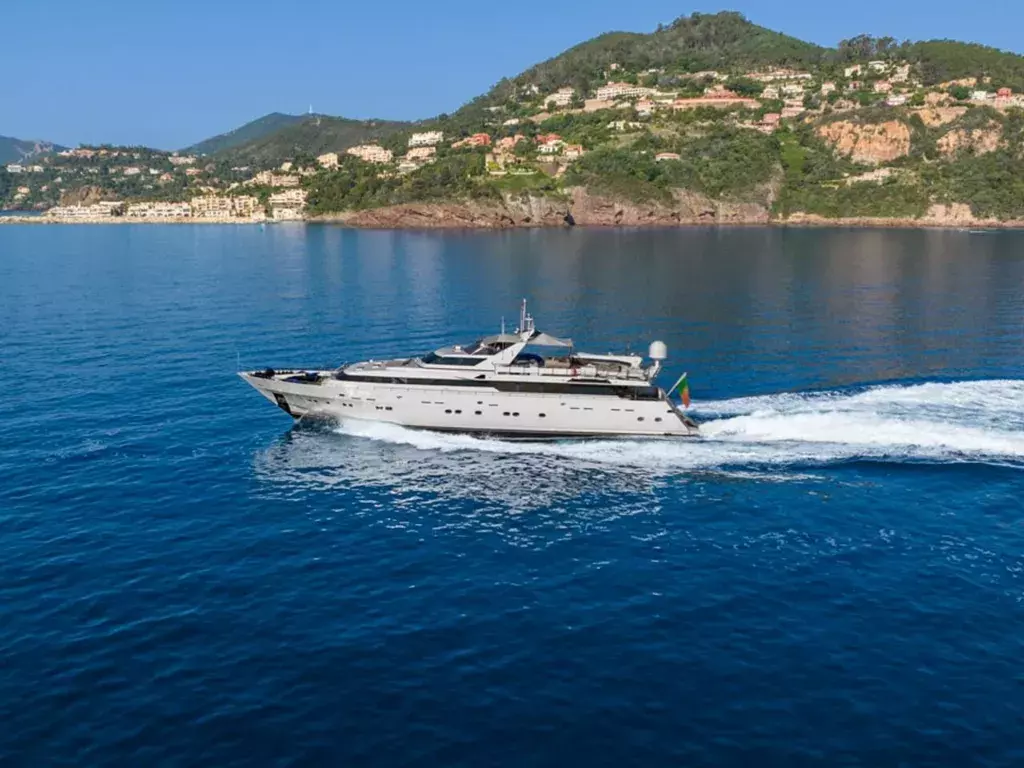Sunliner X by Cantieri Navali - Special Offer for a private Motor Yacht Charter in Beaulieu-sur-Mer with a crew
