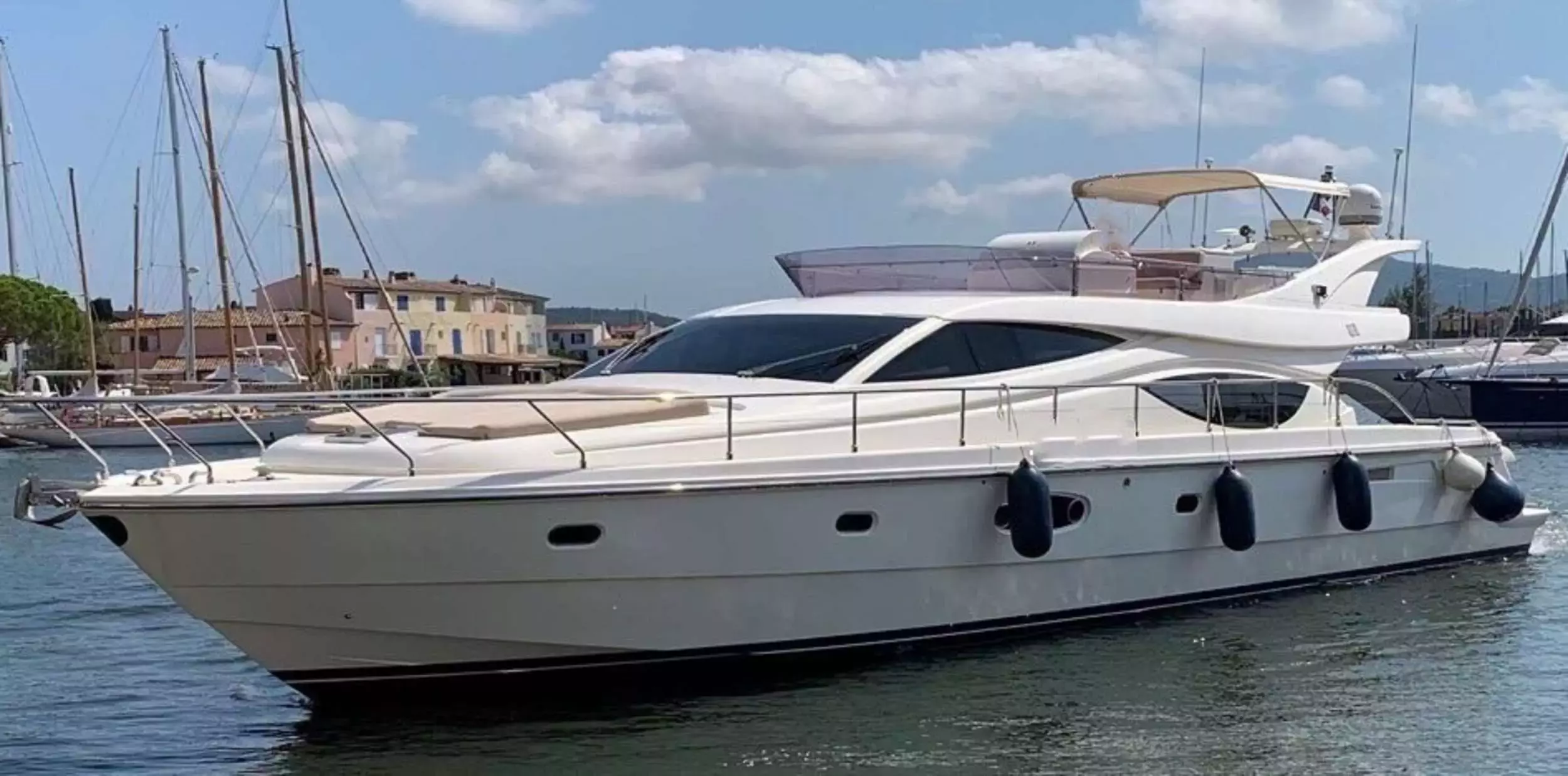 Carte Blanche by Ferretti - Special Offer for a private Motor Yacht Charter in Patras with a crew