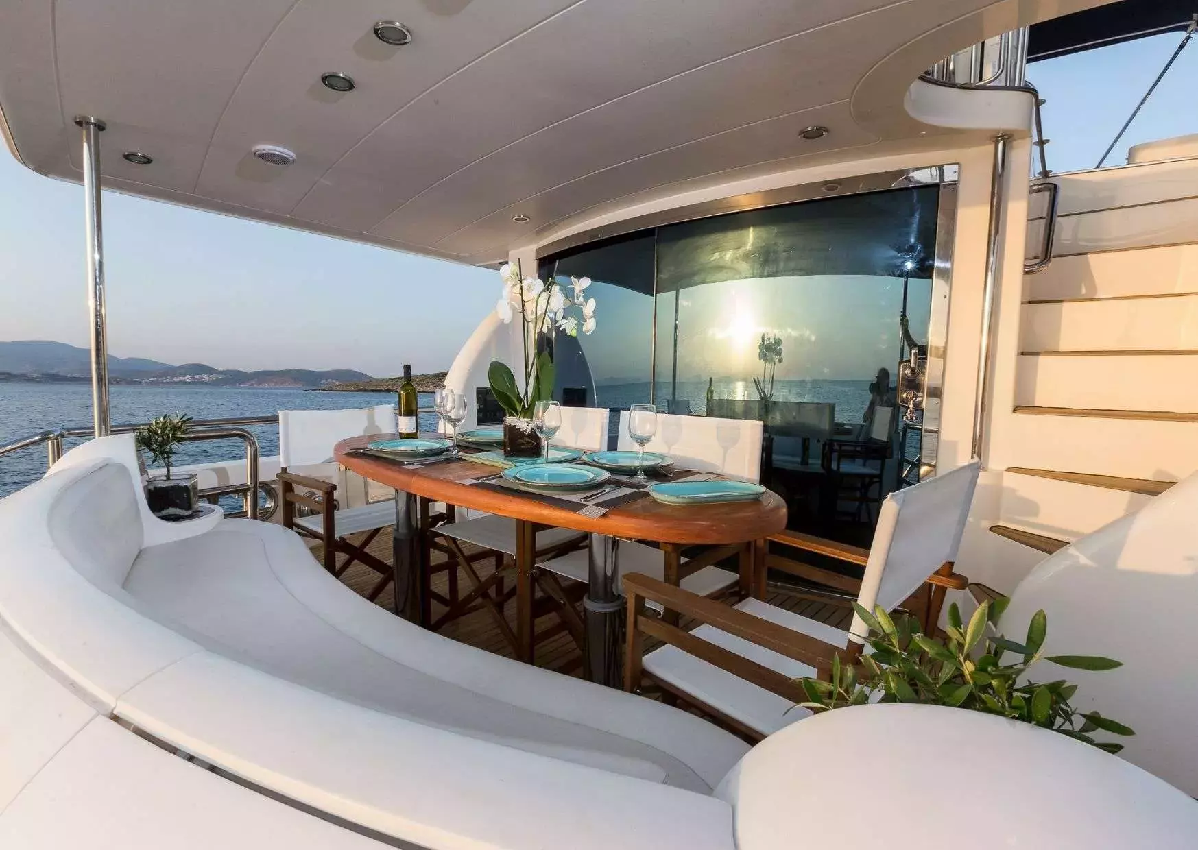 Marlin by Horizon - Special Offer for a private Motor Yacht Charter in Salamis with a crew