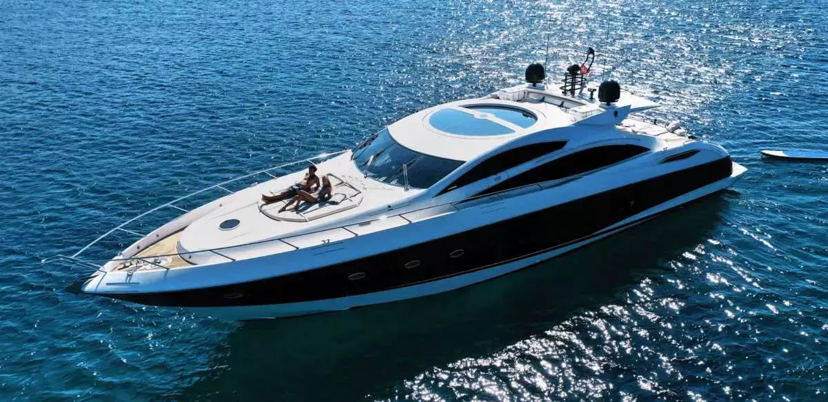 Light Blue by Sunseeker - Special Offer for a private Motor Yacht Charter in Gaeta with a crew