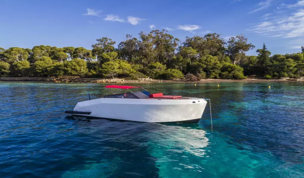 Get Lucky by Mazu - Special Offer for a private Power Boat Rental in St Tropez with a crew