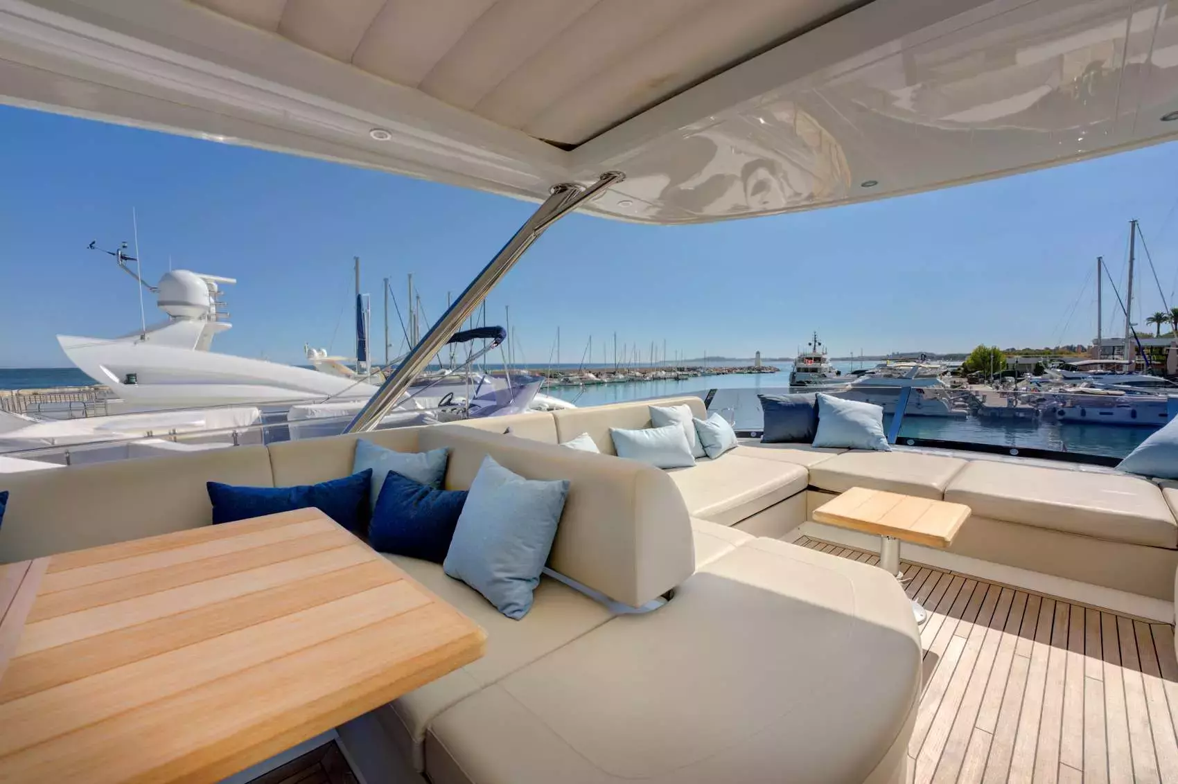Mikel Angelo by Sunseeker - Top rates for a Charter of a private Motor Yacht in France