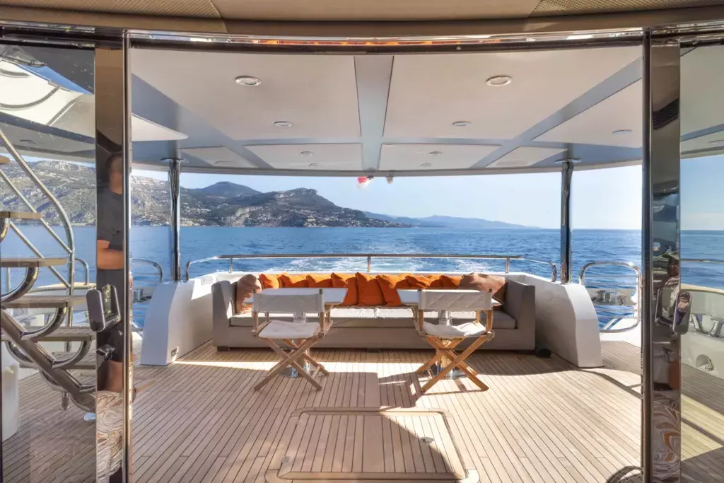 Mirka by Sunseeker - Top rates for a Charter of a private Motor Yacht in Italy