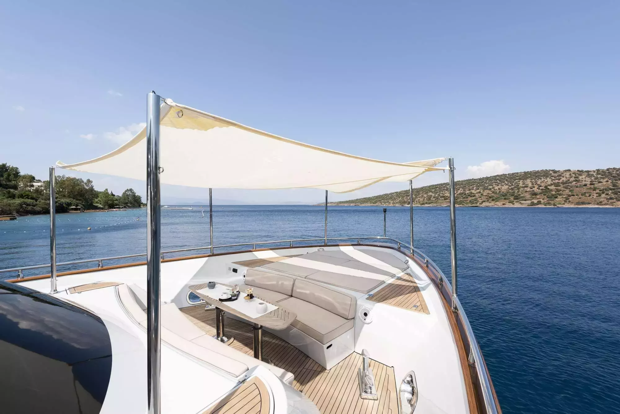 Go by Custom Made - Special Offer for a private Motor Yacht Charter in Paros with a crew