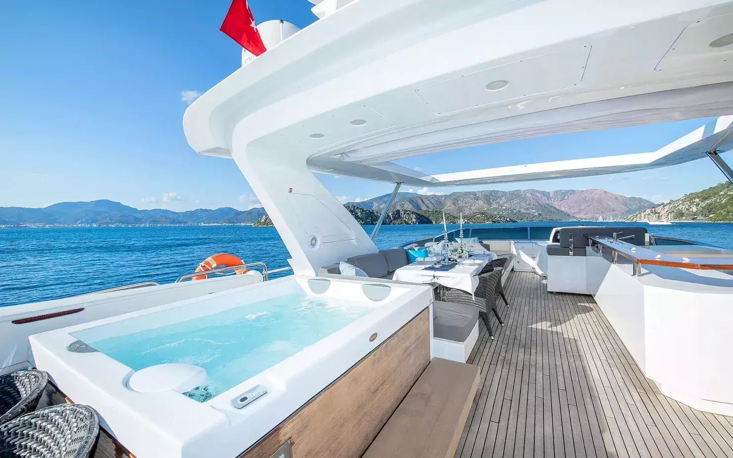 Hubo by Azimut - Special Offer for a private Motor Yacht Charter in Zakynthos with a crew