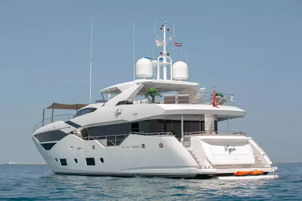 Legende by Sunseeker - Special Offer for a private Superyacht Charter in Dubai with a crew