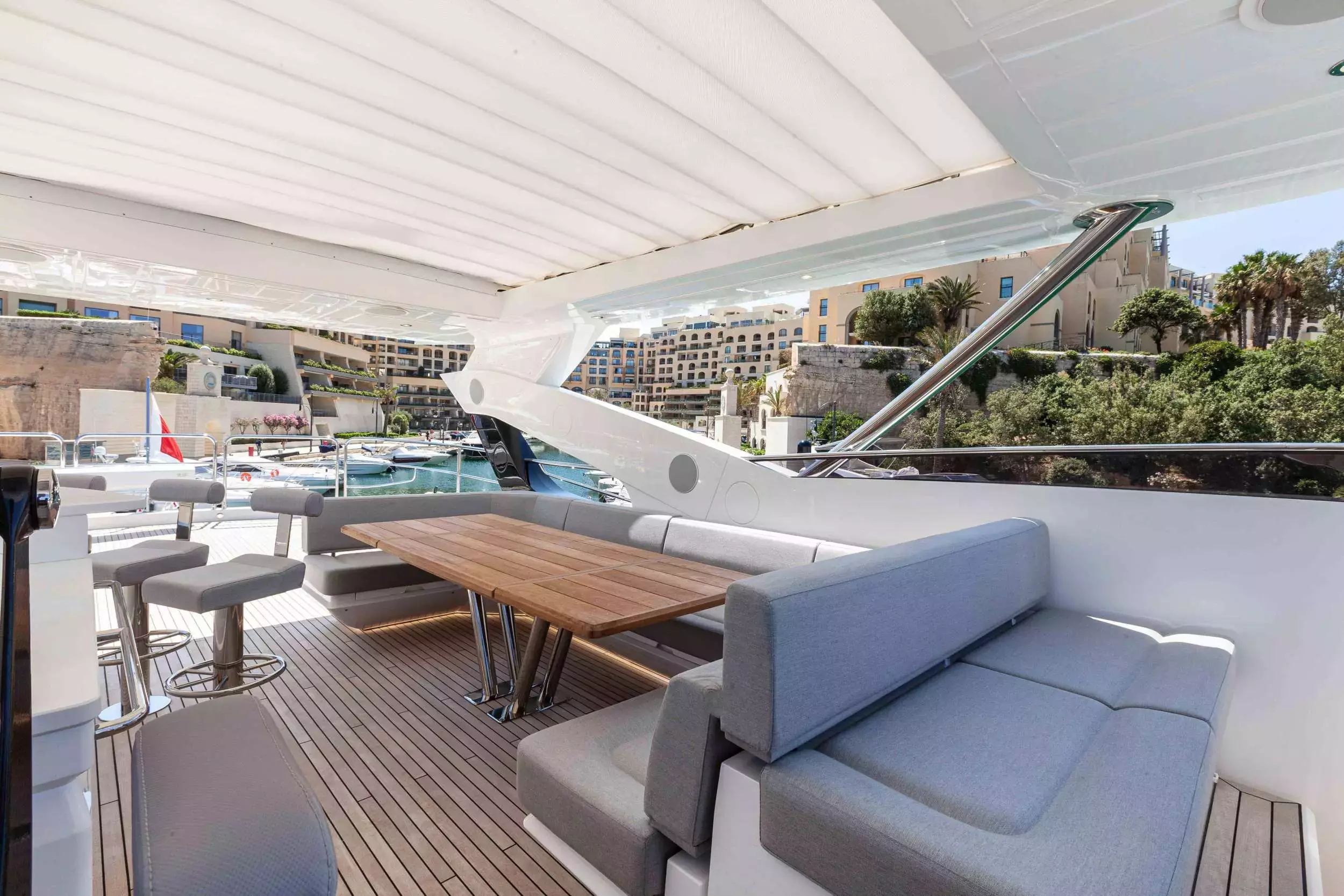 New Edge by Sunseeker - Special Offer for a private Superyacht Charter in Dubai with a crew