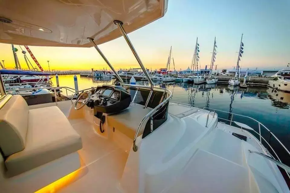 Noname by Aquila - Top rates for a Rental of a private Power Catamaran in Singapore