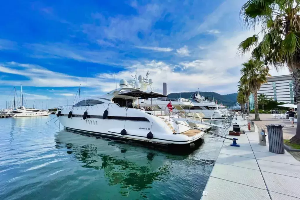 Manu X by Mangusta - Special Offer for a private Motor Yacht Charter in Naples with a crew