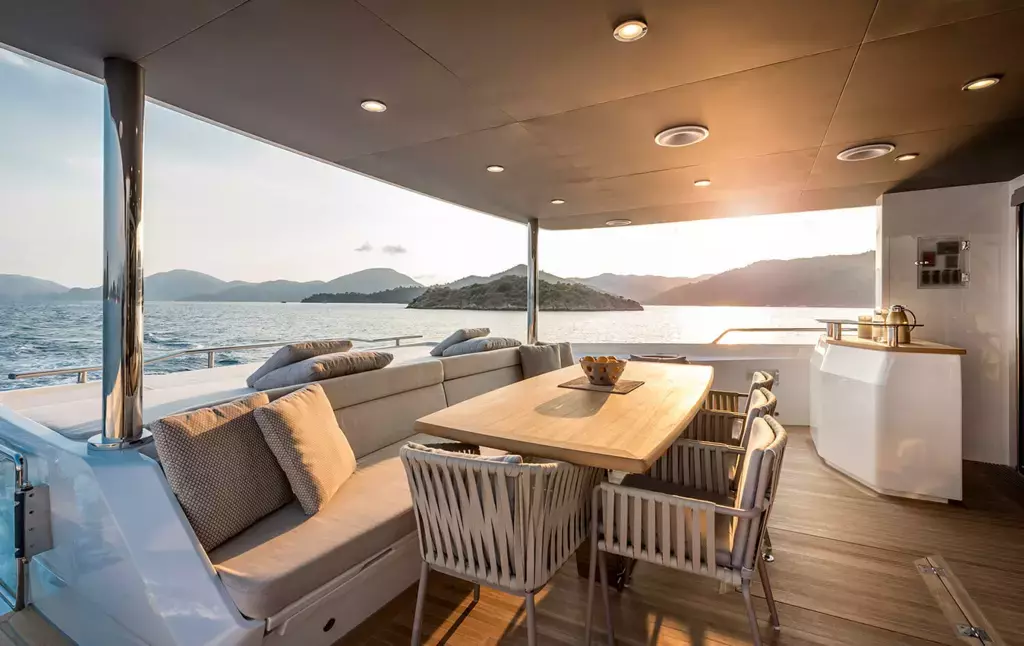 Kamoka by Numarine - Special Offer for a private Motor Yacht Charter in Corsica with a crew