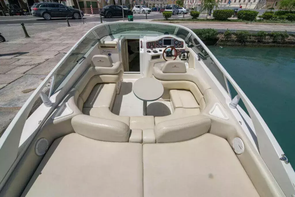 Erieta by Cranchi - Special Offer for a private Power Boat Rental in Lavrion with a crew
