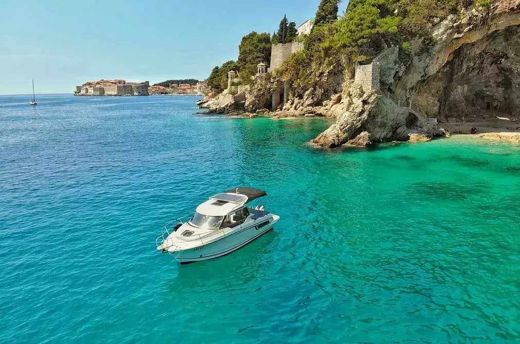 MF 795 by Jeanneau - Top rates for a Rental of a private Power Boat in Croatia