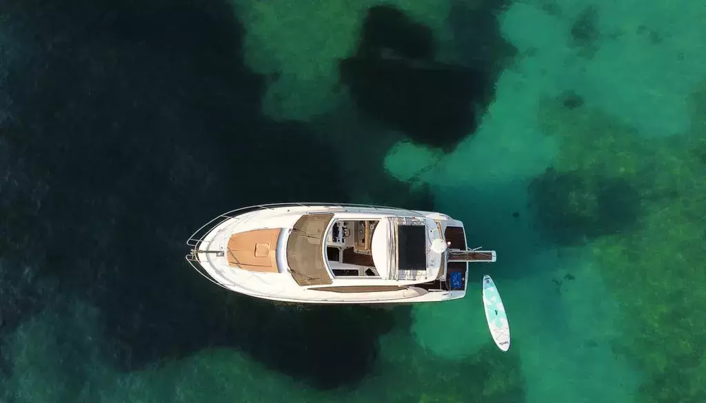 Leader 10 by Jeanneau - Special Offer for a private Power Boat Rental in Zadar with a crew