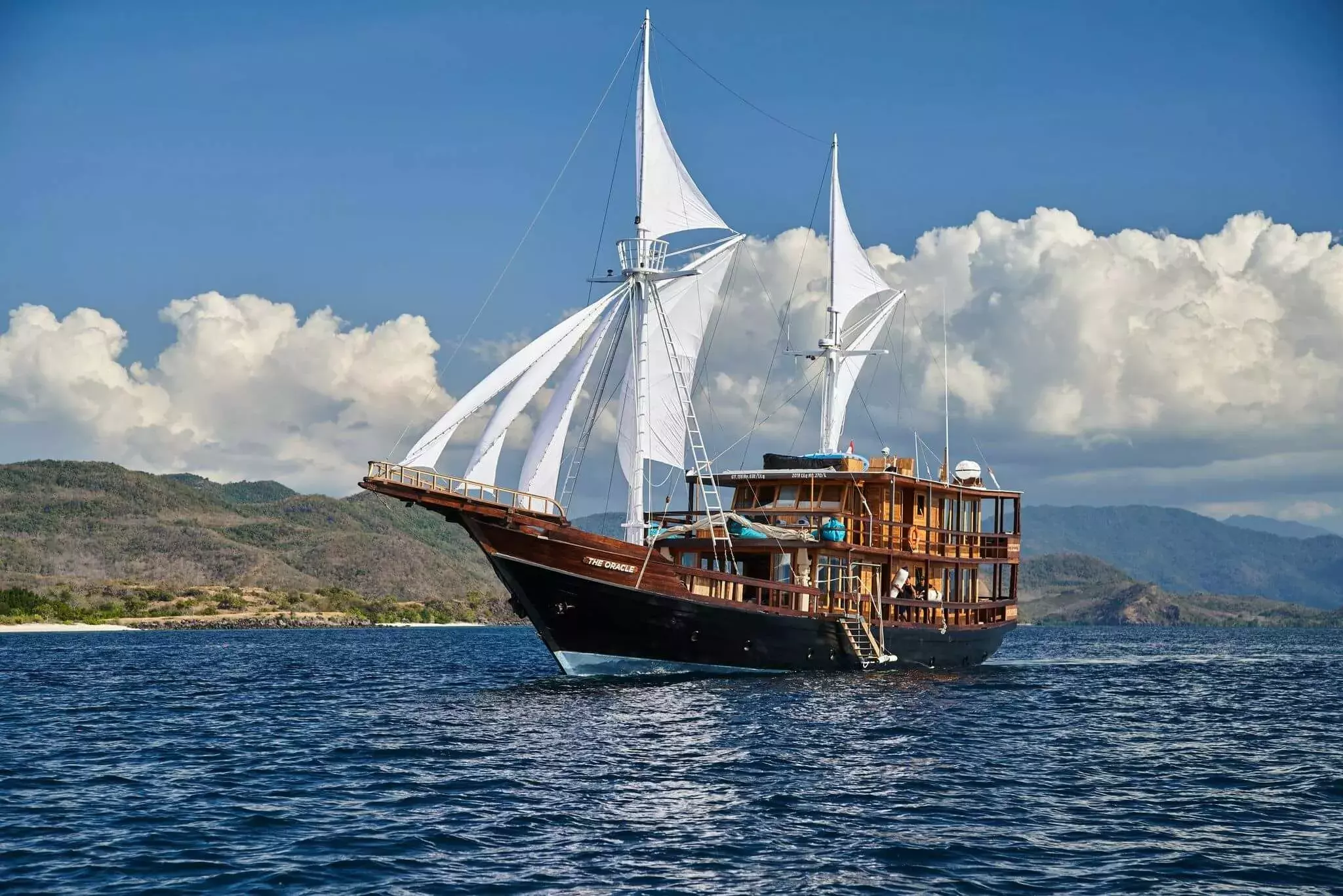 Oracle by Dijiwa Yacht - Special Offer for a private Motor Sailer Rental in Komodo with a crew