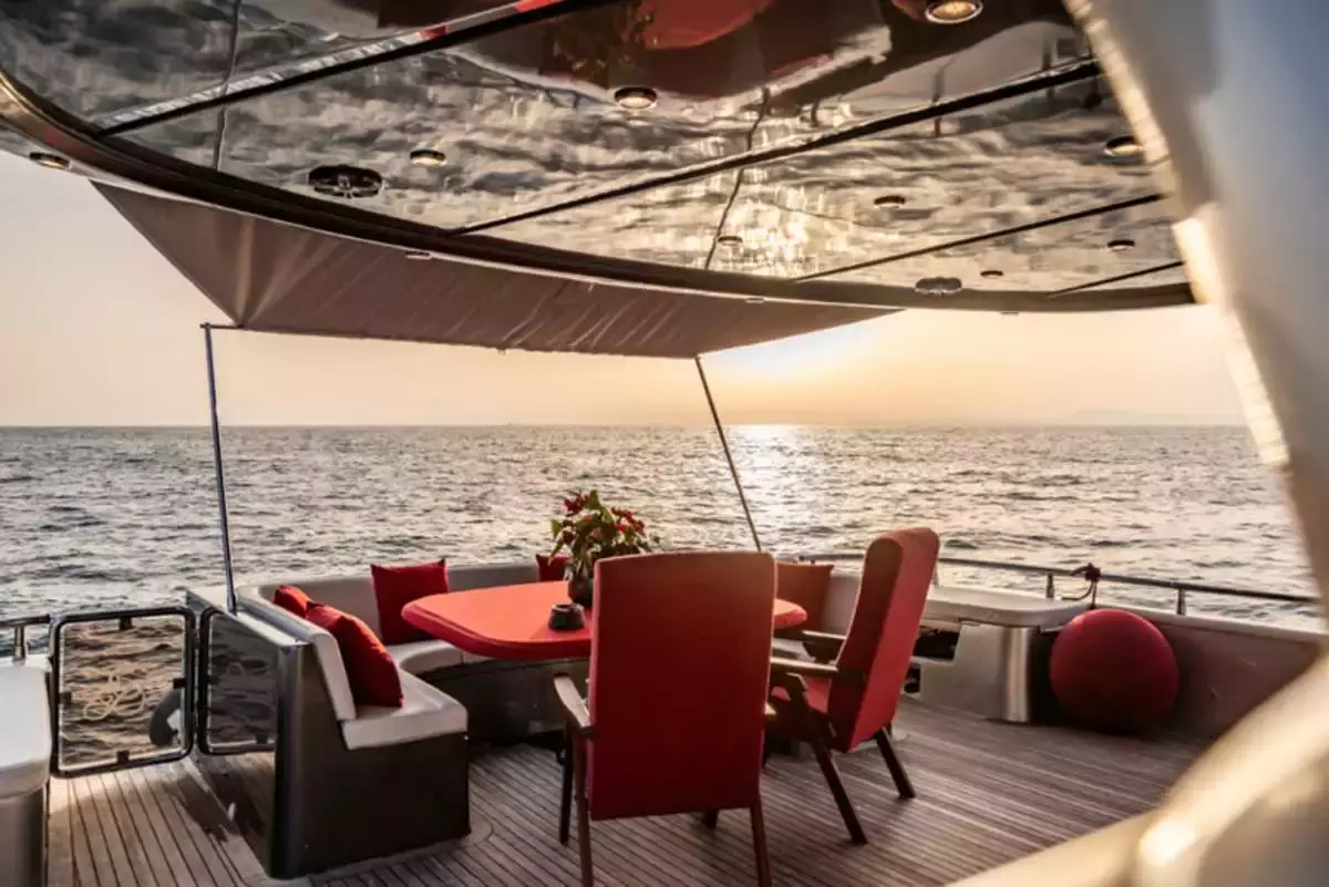 Lady B by De Birs - Special Offer for a private Superyacht Charter in Portofino with a crew