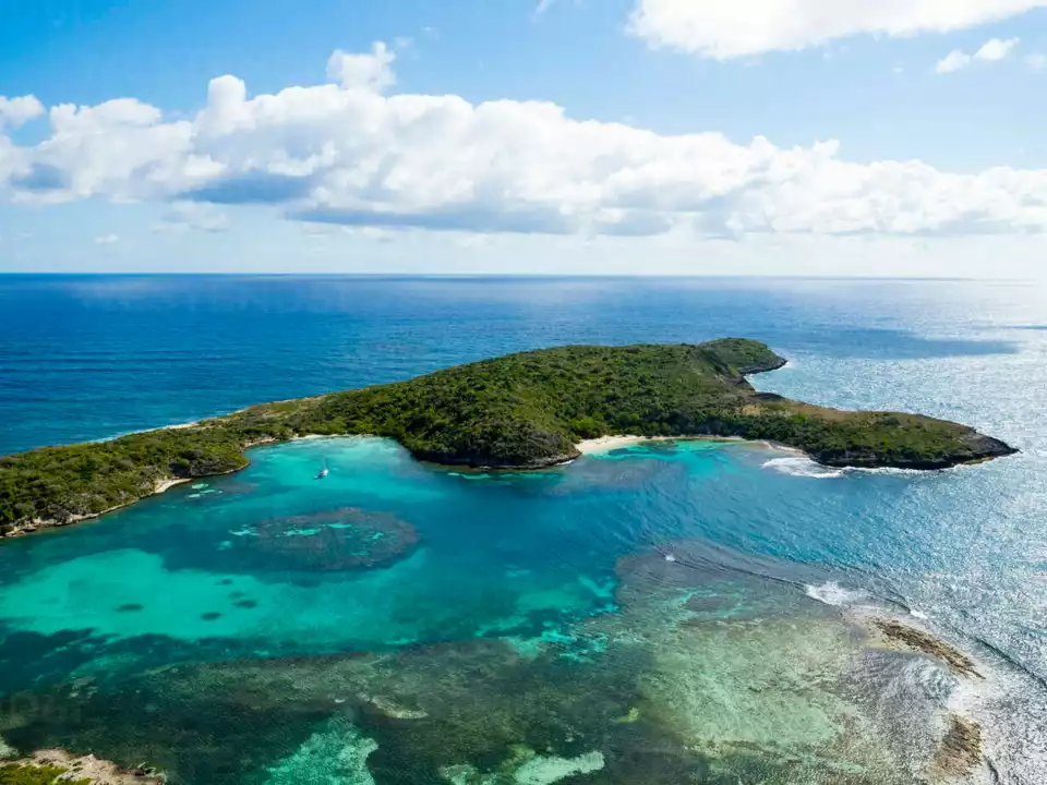 Antigua And Barbuda Yacht — Guide gallery — image 2 of 3