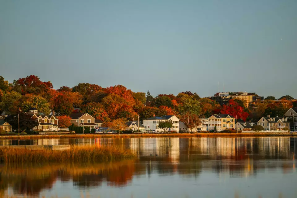 New England Yacht — Guide gallery — image 1 of 3