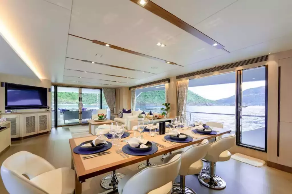 Aqua Life by Horizon - Top rates for a Charter of a private Motor Yacht in St Martin