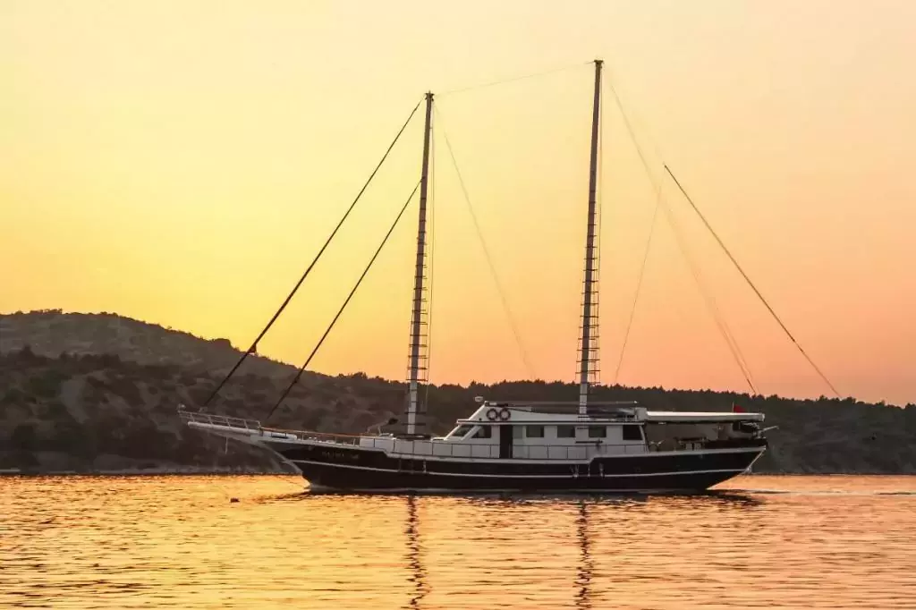 Aurum by Turkish Gulet - Special Offer for a private Motor Sailer Charter in Krk with a crew