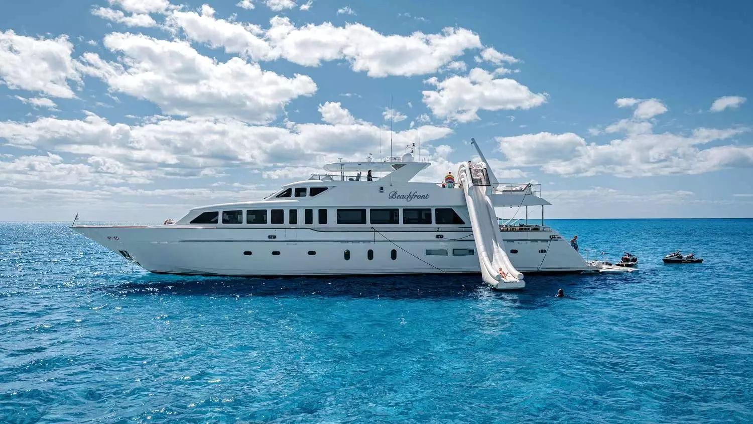Beachfront by Hargrave – Private Motor Yacht Charter in Bimini