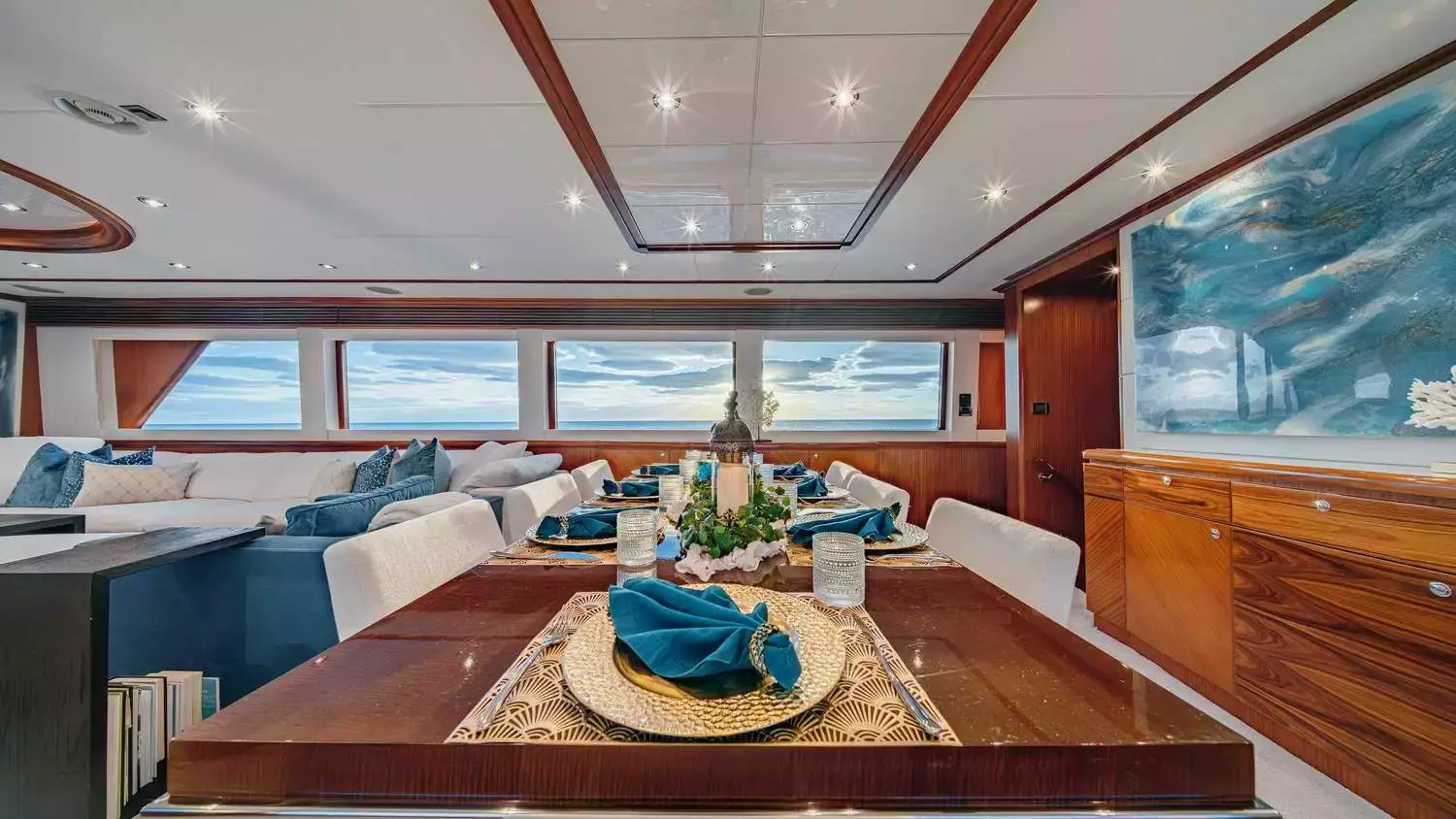 Beachfront by Hargrave – Private Motor Yacht Charter in Bimini