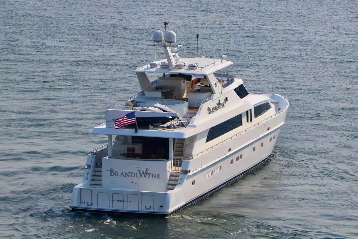 Brandi Wine by Hargrave - Special Offer for a private Motor Yacht Charter in Freeport with a crew