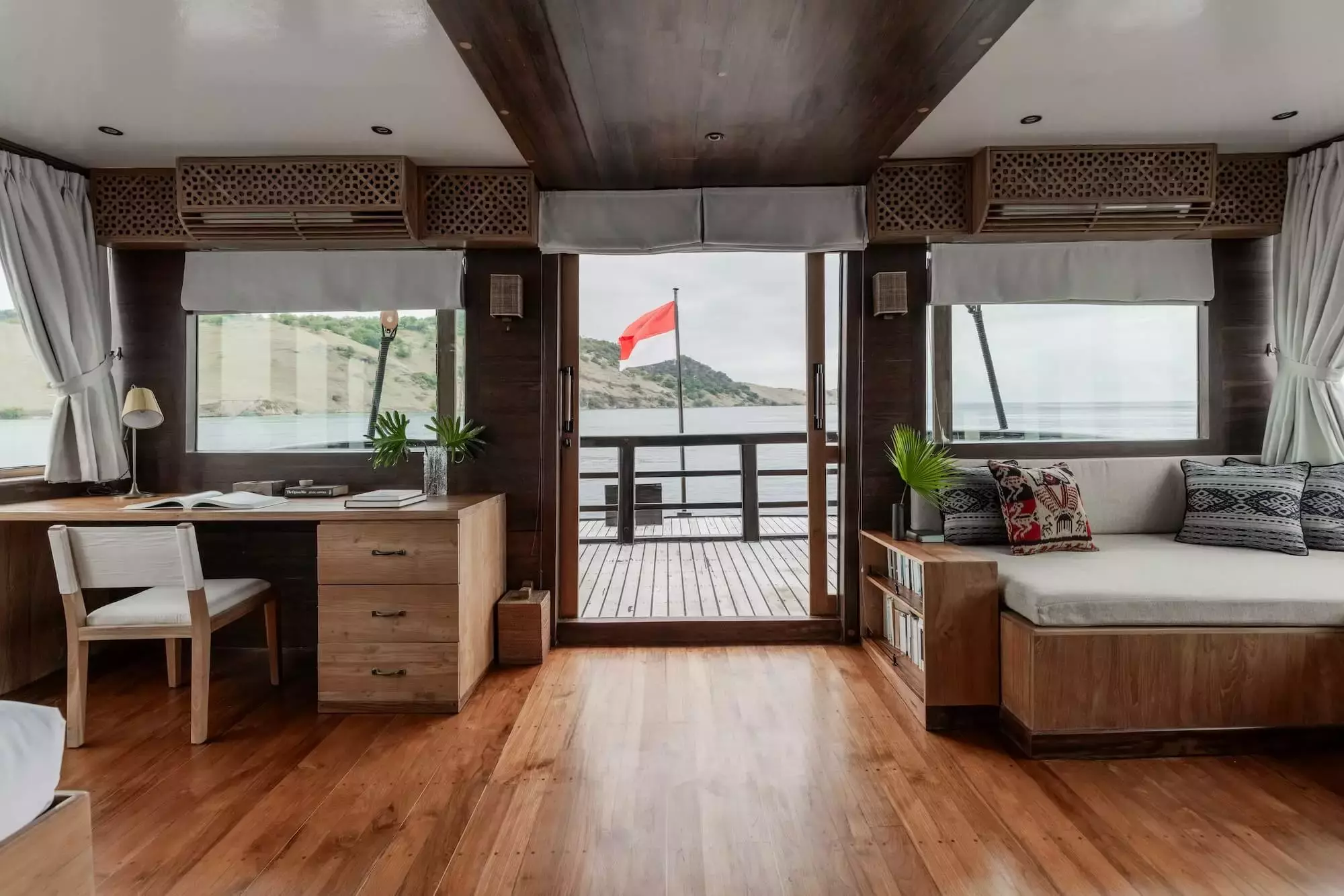 El Aleph by Konjo Boat Builders - Special Offer on Private Motor Sailer Rental
