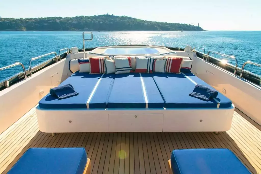 Element by Cantieri di Pisa - Special Offer for a private Superyacht Charter in St Tropez with a crew