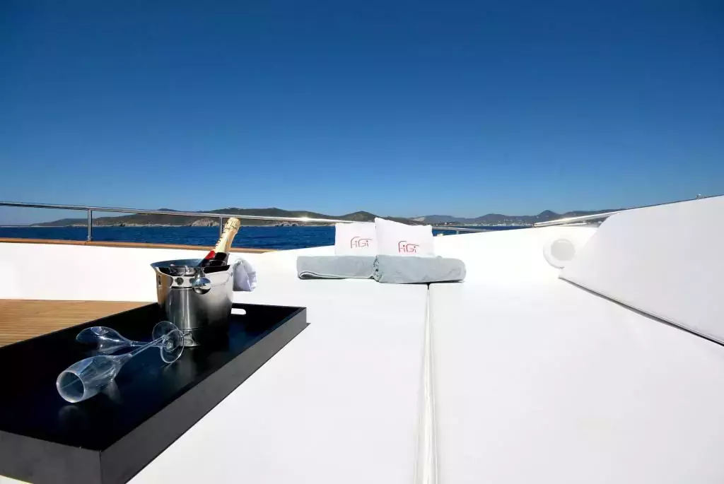 Figi by Couach - Special Offer for a private Motor Yacht Charter in St Tropez with a crew