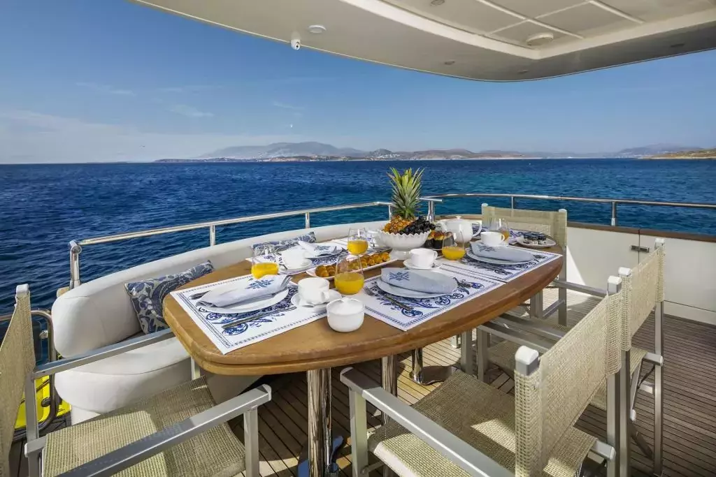 Gorgeous by Canados - Special Offer for a private Motor Yacht Charter in Paros with a crew