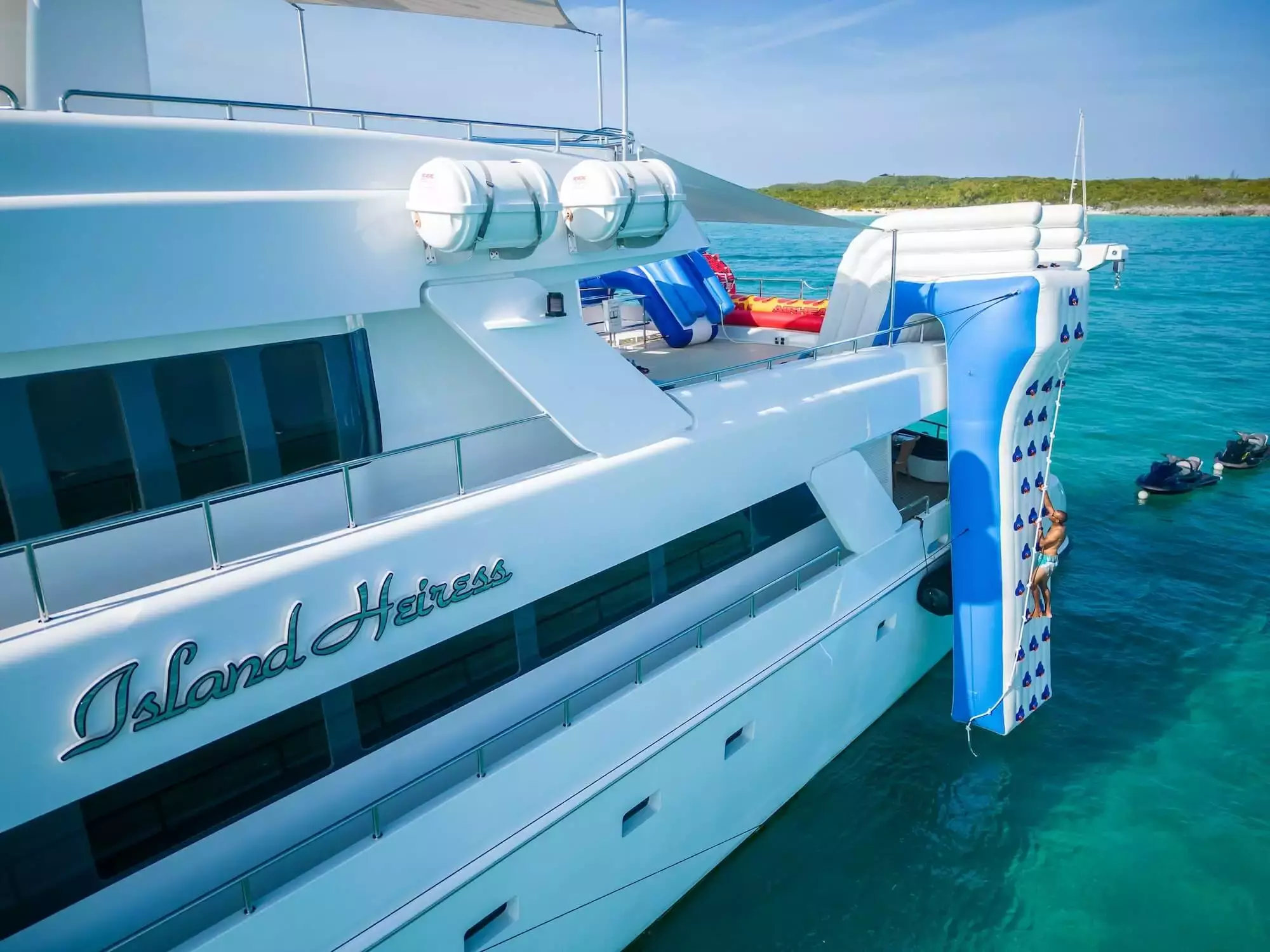 Island Heiress by Cheoy Lee – Private Superyacht Charter in Antigua – Special Offer at Boatcrowd