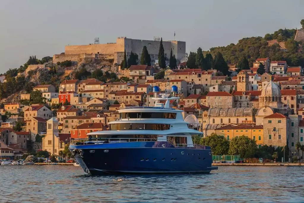 Johnson Baby by Johnson Yachts - Top rates for a Charter of a private Motor Yacht in Croatia