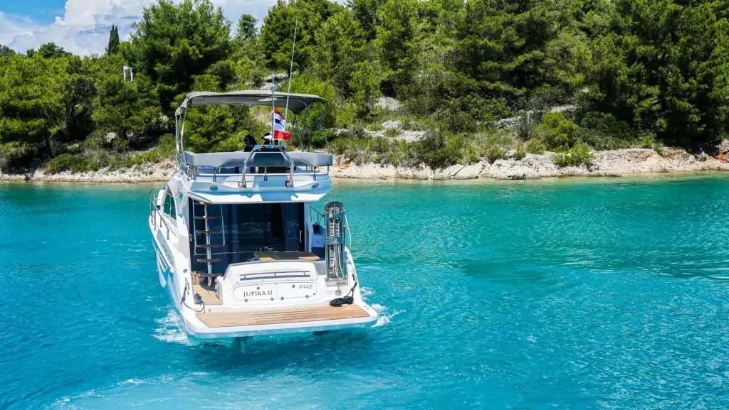 Jupika II by Sessa Marine - Special Offer for a private Power Boat Rental in Trogir with a crew