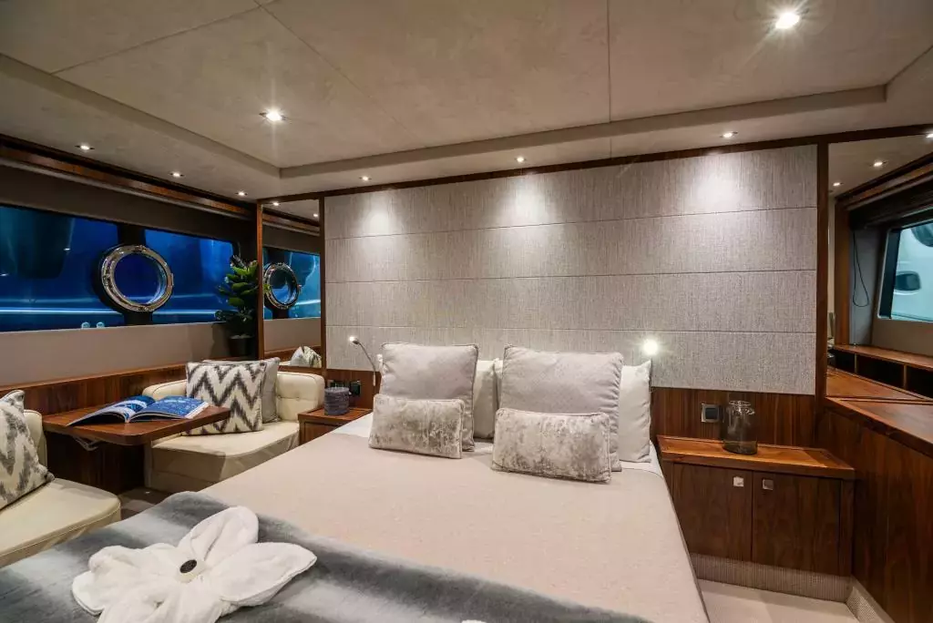 Mamy by Sunseeker - Top rates for a Charter of a private Motor Yacht in Italy