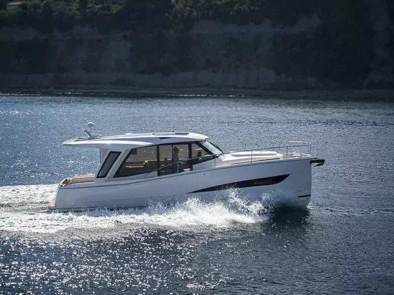 Mar by Greenline Yachts - Special Offer for a private Power Boat Rental in Trogir with a crew