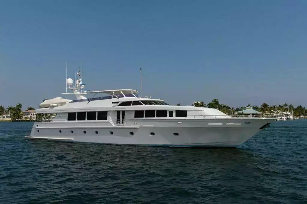 Savannah by Intermarine - Special Offer for a private Motor Yacht Charter in St Georges with a crew