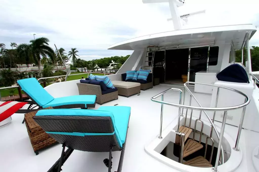 Sea Star by Hargrave - Special Offer for a private Motor Yacht Charter in Bequia with a crew
