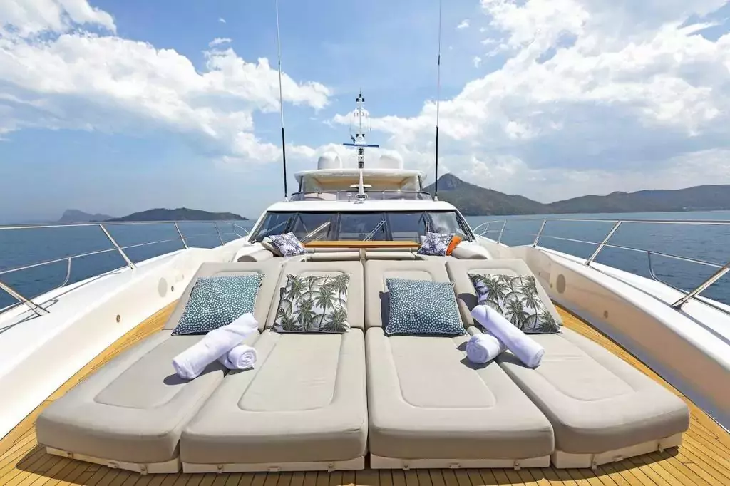 Settlement by Sunseeker - Special Offer for a private Motor Yacht Charter in Whitsundays with a crew