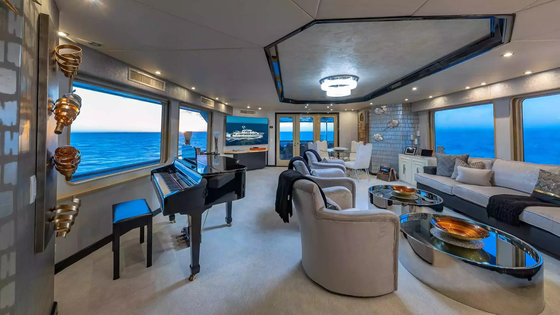 Sweet Escape by Christensen - Private Superyacht Charter in Martinique – Special Offer at Boatcrowd
