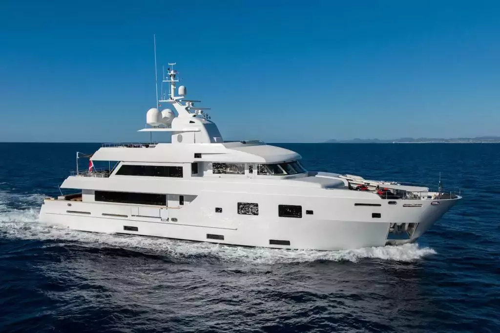 Tommy Belle by Lubeck Yachts - Special Offer for a private Motor Yacht Charter in Nice with a crew
