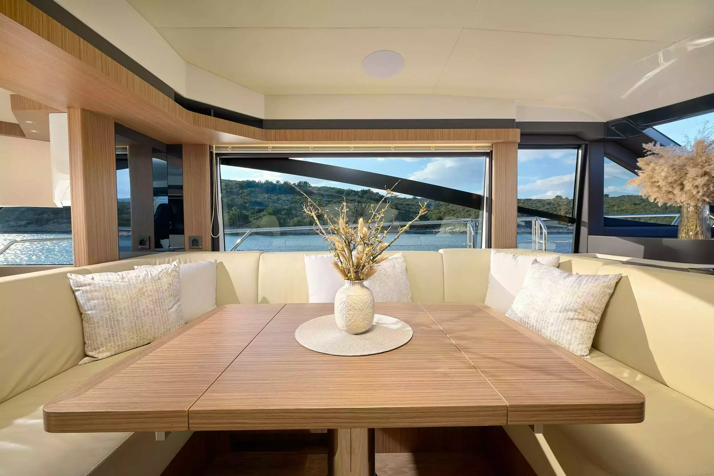 Viva La Vida by Absolute Yachts – Private Motor Yacht Charter in Split