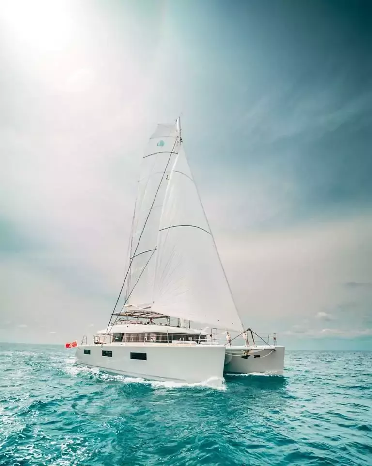 Windoo by Lagoon - Special Offer for a private Sailing Catamaran Rental in Gourbeyre with a crew