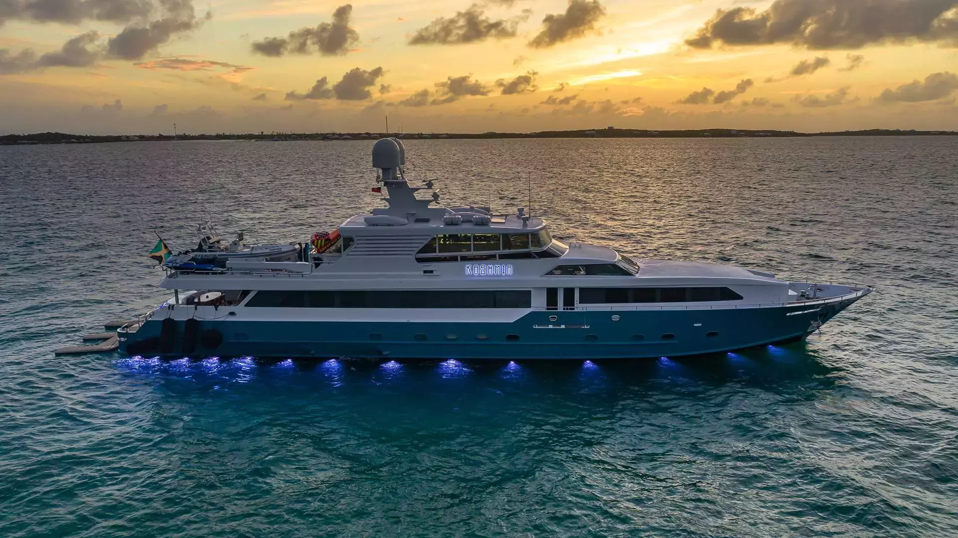 Kashmir by Splendor - Special Offer for a private Superyacht Charter in Exuma with a crew