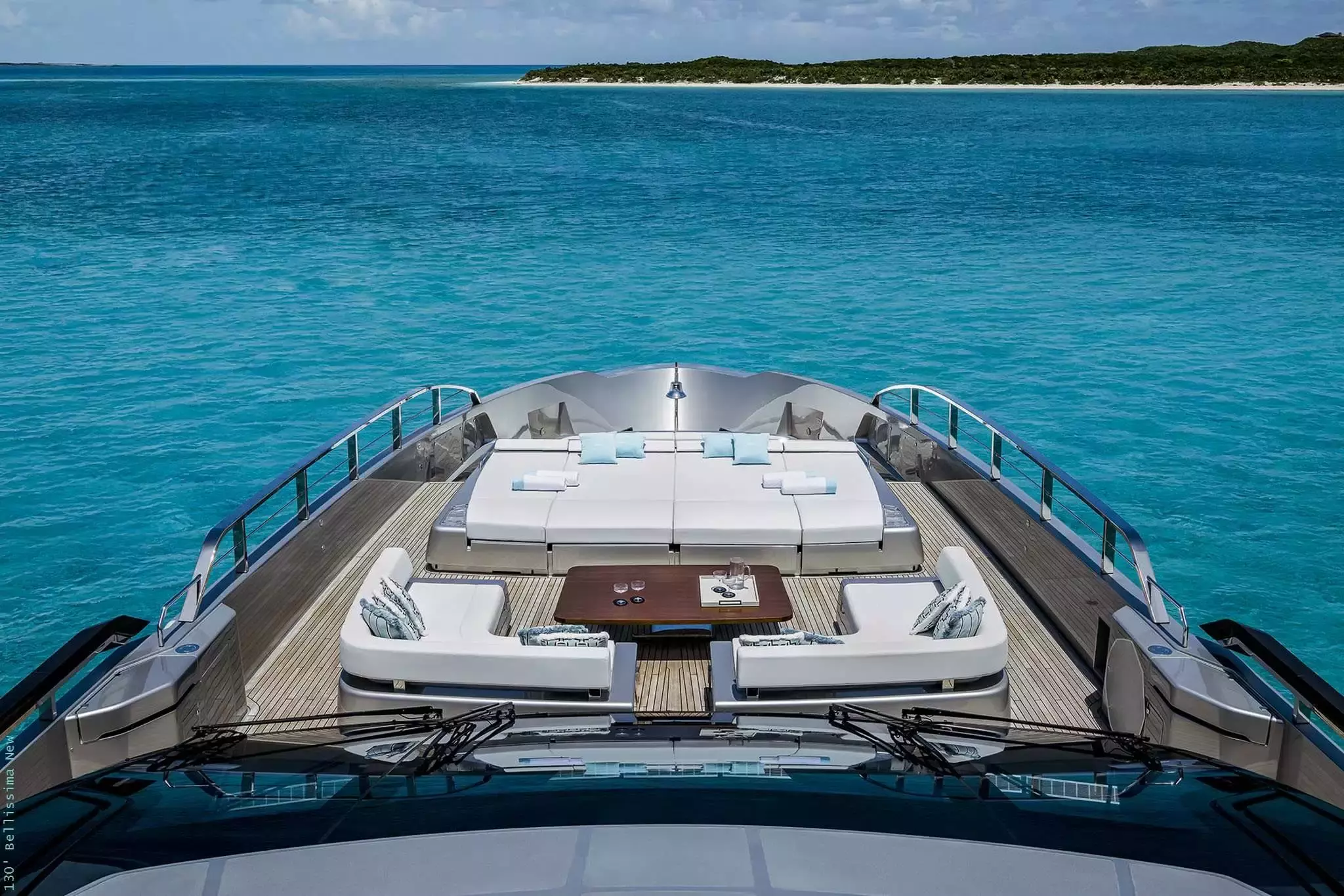 Boat Rental and Yacht Charter at the best yachting destinations around the world