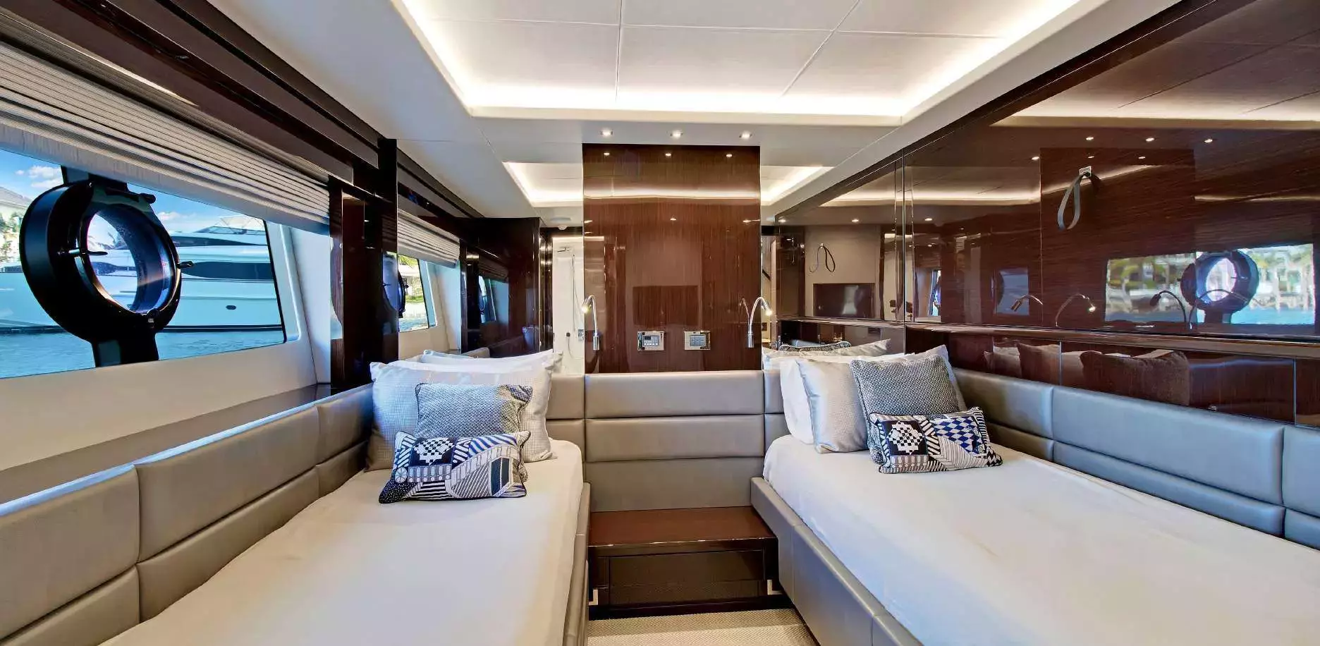 Synergy by Sunseeker - Special Offer for a private Motor Yacht Charter in St Thomas with a crew