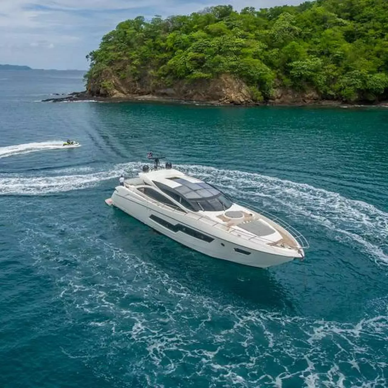 Costasol by Sunseeker - Special Offer for a private Motor Yacht Charter in Santa Catalina with a crew