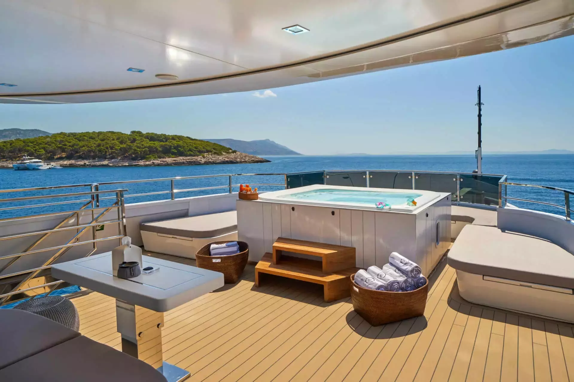 Argo by ICY - Special Offer for a private Superyacht Charter in Tivat with a crew